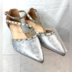 Beautiful 10 Silver Engraved Gold Studded Strap Clear Dressy Heel Event Shoes